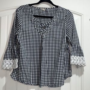 Checkered bell sleeve blouse